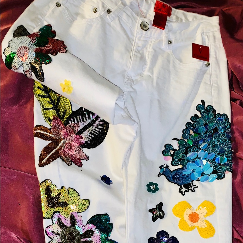 V Cristina Jeans 👖! ❤️👑🔮🌺🌸💐🦄🦋🐝!